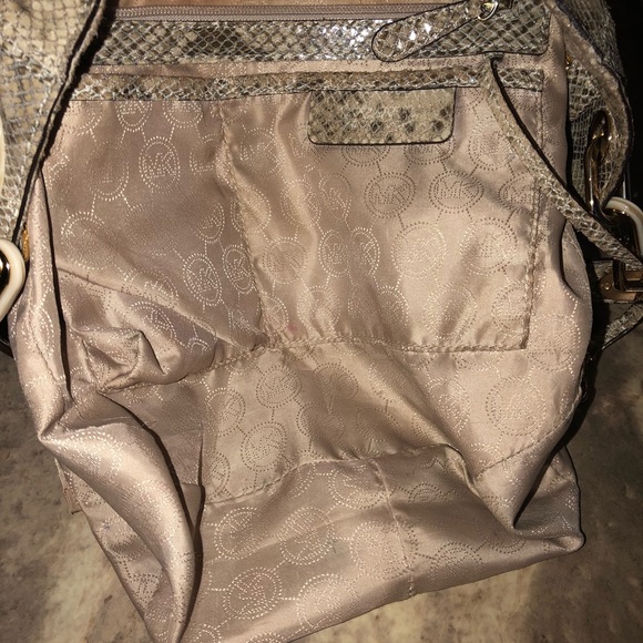 MICHAEL KORS SHOULDER BAG - Picture 5 of 6